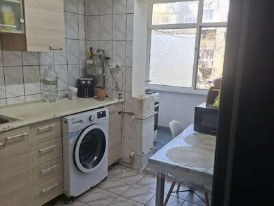 Militari 3 camere-pret de2Camere et.1,Decomandat,Bloc 4 etaje 1985